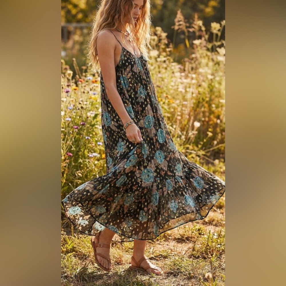 Natural Life Alice Metallic Floral Maxi Dress